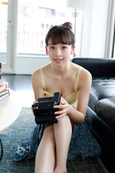 小卖部丰满的老板娘视频